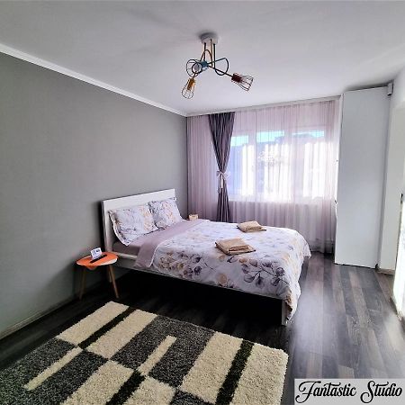 Appartamento ~Fantastic Studio Petroșani~ Esterno foto